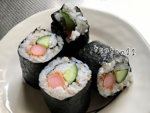魚肉ソーセージフライときゅうり入りの巻き寿司☆